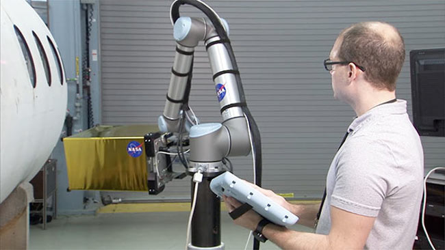 Коботов (Collaborative Robot) становится больше: теперь и для авиастроения